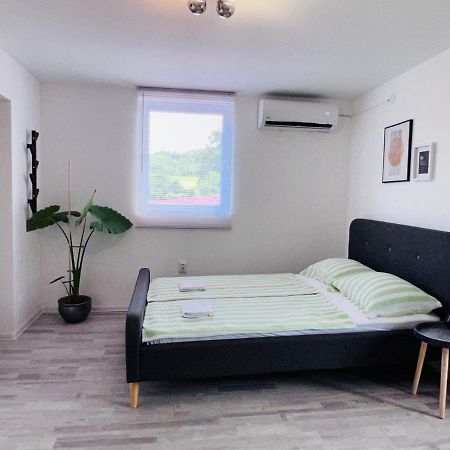 Apartman Castle Tusilovic Exteriör bild