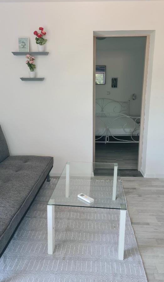 Apartman Castle Tusilovic Exteriör bild
