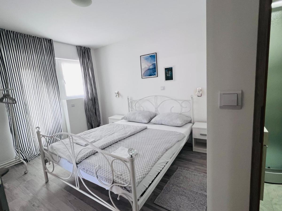Apartman Castle Tusilovic Exteriör bild