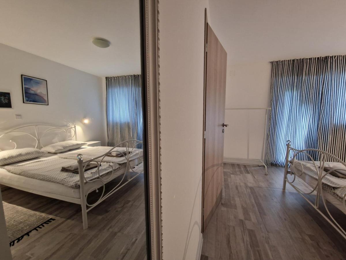 Apartman Castle Tusilovic Exteriör bild